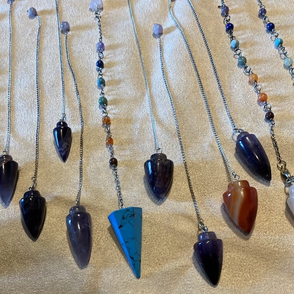 Big 20 pc lot of ladies/girls handmade pendulums with empty wooden cigar box - Picture 8 of 9